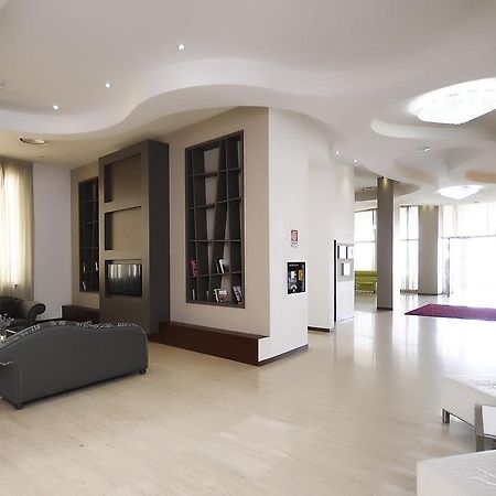 Rolling Hotel Casoria Ngoại thất bức ảnh