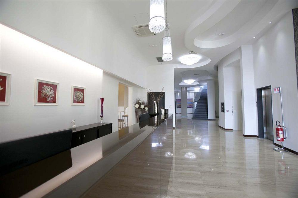 Rolling Hotel Casoria Ngoại thất bức ảnh